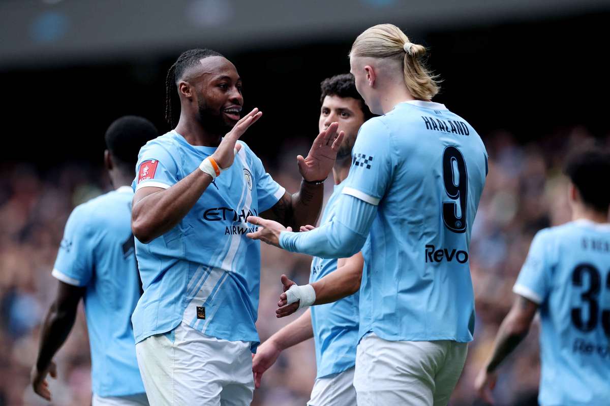 Fotbal: Chelsea – Manchester City, duel de gală. Rațiu, titular la Mallorca