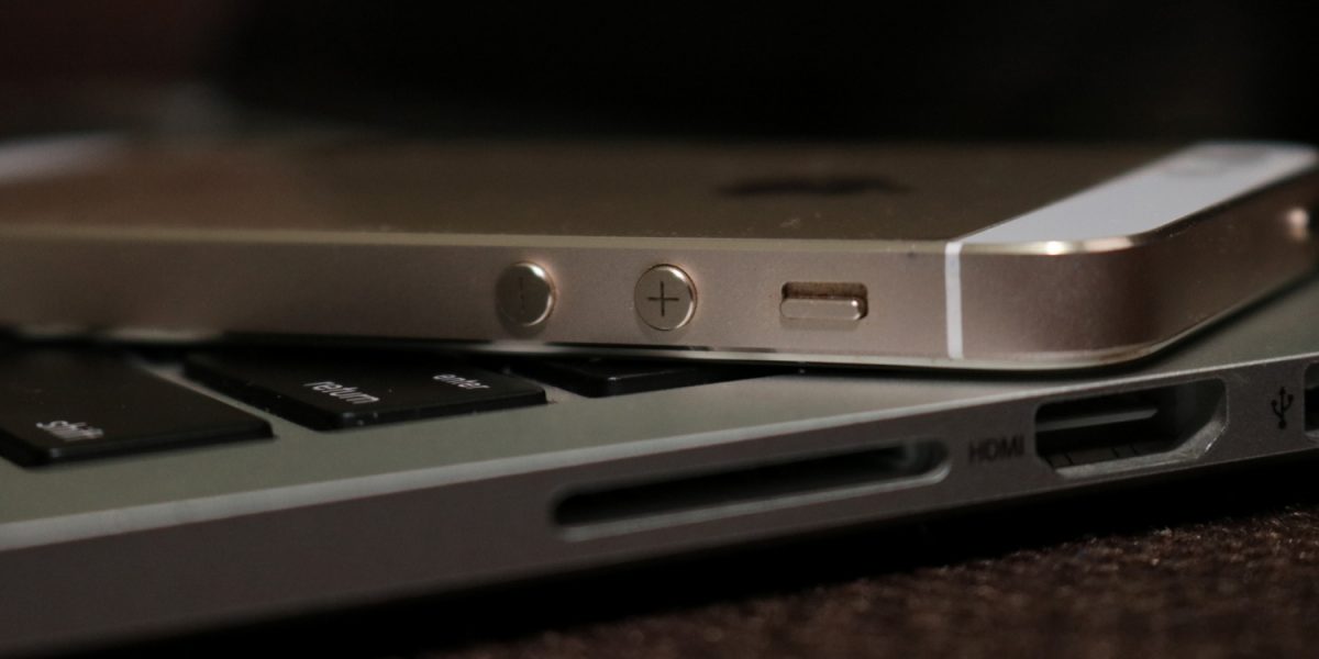 Telefonul prăfuit, pericol în casă: Un incendiu te paște