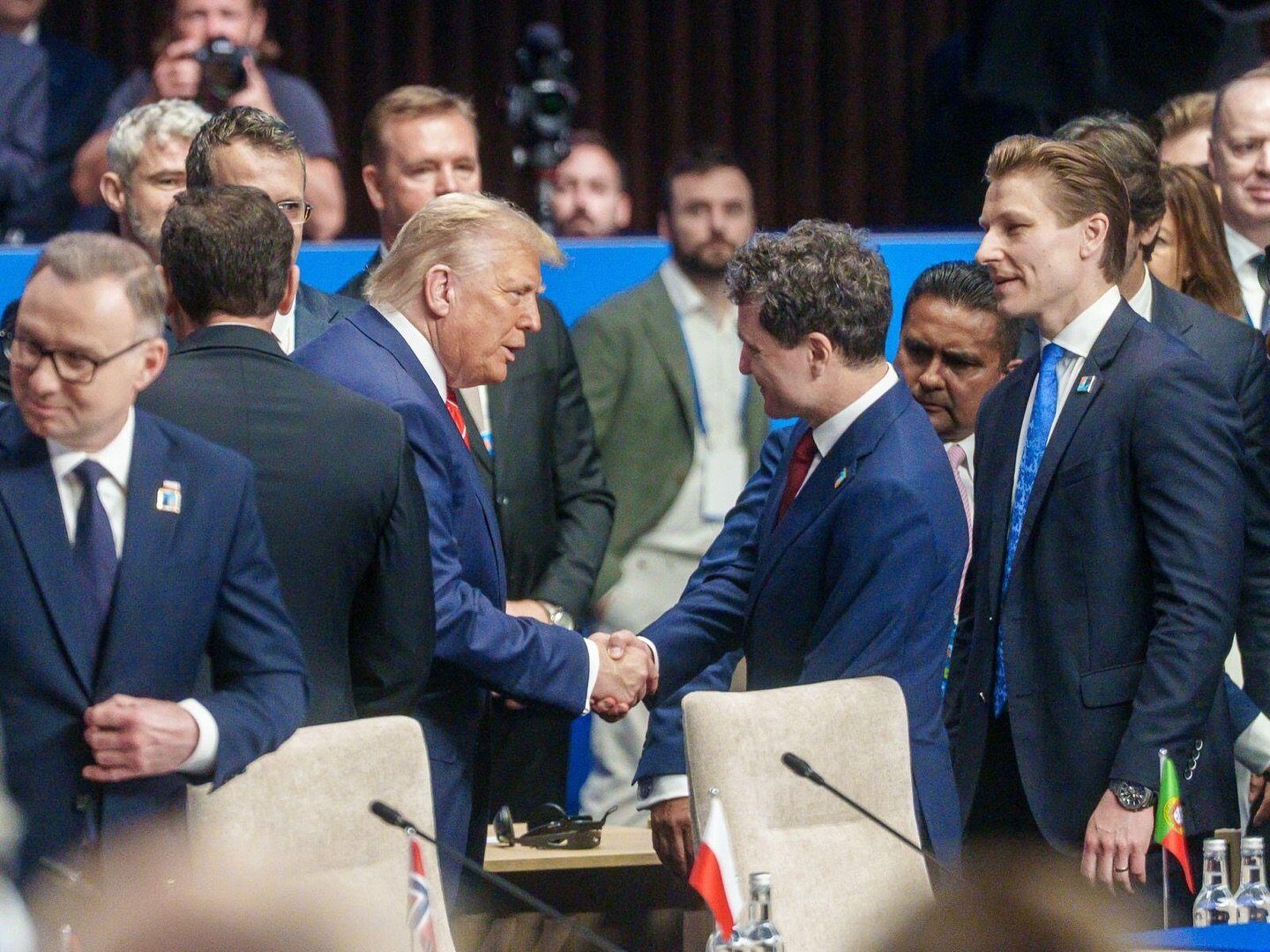 Președintele SUA, Donald Trump, va trimite o scrisoare de mulțumire României pentru sprijinul în conflictul din Orientul Mijlociu, dar nu va participa la summitul B9 de la București, programat pentru 13 mai