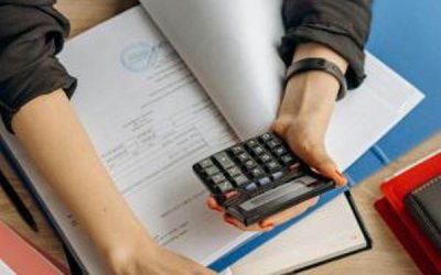 Tensiuni în sistemul de educație: Sindicatele acuză Ministerul de întârzieri la plata drepturilor salariale, Ministerul invocă un calendar stabilit București – Federațiile sindicale din educație acuză Ministerul Educației de întârzieri la plata drepturilor salariale stabilite prin hotărâri judecătorești definitive, în timp ce reprezentanții ministerului susțin că plățile sunt în curs, conform unui calendar stabilit