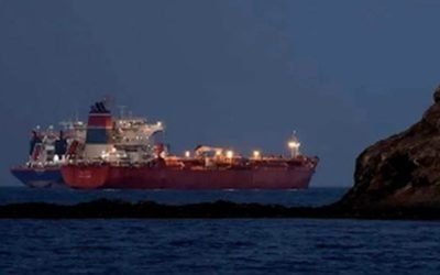 Iranul Taxează Navele în Strâmtoarea Ormuz: Un Nou “Punct de Taxare” pe Ruta Energetică Strategică IRANUL a instituit un coridor maritim controlat în apropierea insulei Larak, din Strâmtoarea Ormuz, permițând trecerea selectivă a navelor comerciale