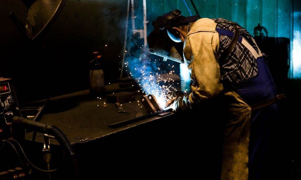 Atacuri aeriene distrug oțelăria iraniană: „70% din capacitate, distrusă” Conflictul dintre Israel și Iran ia amploare, după ce atacurile aeriene ale ISRAELULUI au lovit puternic industria siderurgică iraniană