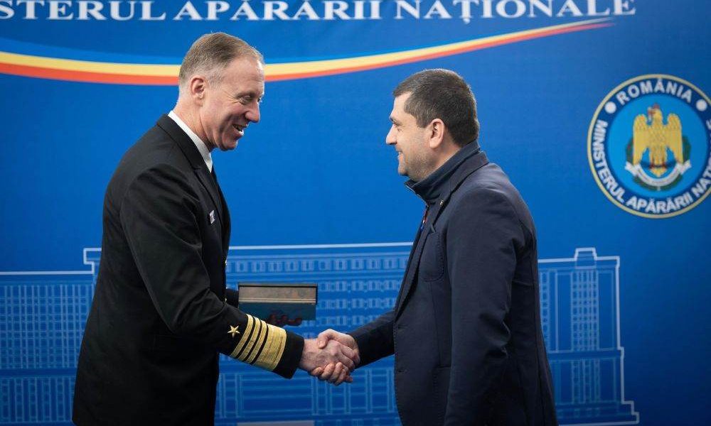 România: Militarii Români, Ultimii Care Au Părăsit Irakul, Asigurând Evacuarea Colegilor București – Militarii români implicați în misiunile din Irak au demonstrat devotament și profesionalism, fiind ultimii care au părăsit baza, după ce au asigurat evacuarea în siguranță a tuturor colegilor