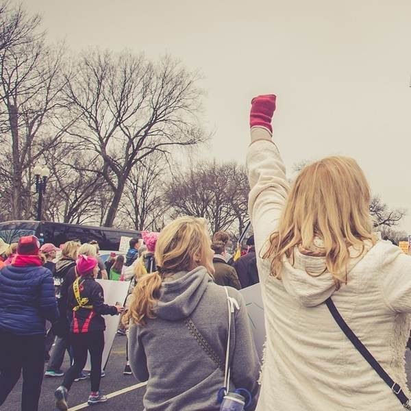 Mii de israeliți au protestat sâmbătă la TEL AVIV împotriva războiului cu Iran și HEZBOLLAH TEL AVIV – Peste o mie de persoane au ieșit sâmbătă seara pe străzile din TEL AVIV pentru a manifesta împotriva războiului purtat de Israel împotriva IRANULUI și a grupării HEZBOLLAH din Liban