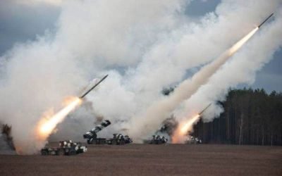 Israelul se pregătește de atac asupra Iranului, cu acordul SUA în așteptare Un înalt oficial israelian din domeniul apărării a declarat sâmbătă că Israelul se pregătește să atace instalații energetice iraniene