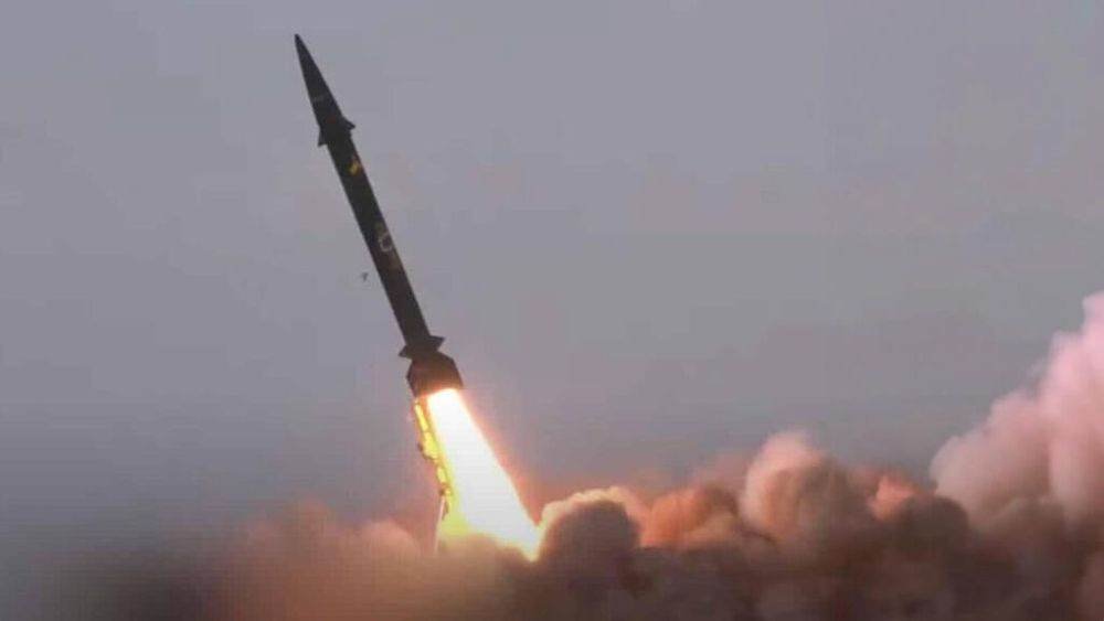 Hezbollah Vizează Pozițiile ONU: 165 de Rachete Lansate în Sudul Libanului BEIRUT – Gruparea Hezbollah a lansat un număr impresionant de 165 de rachete asupra unor poziții ale Forței Interimare a ONU în Liban (UNIFIL) și în apropierea acestora, în sudul țării