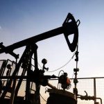 Prețul petrolului sare de 100$ după blocada porturilor IRANIENE