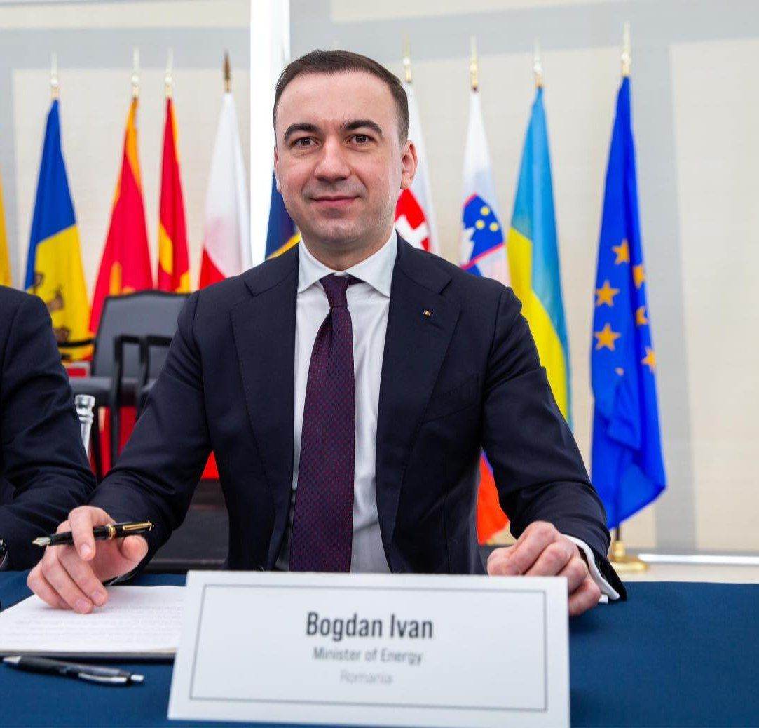 Bucurie la București: SUA dă undă verde repornirii Petrotel. Prețuri mai mici la carburanți