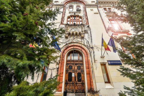 Ministerul Educației, cu jumătate din fondurile PNRR: Ce se întâmplă