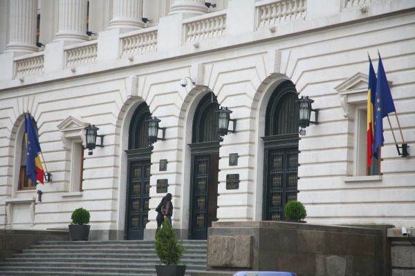 Dobânzile overnight în scădere: Profiturile la depozite, tot mai mici