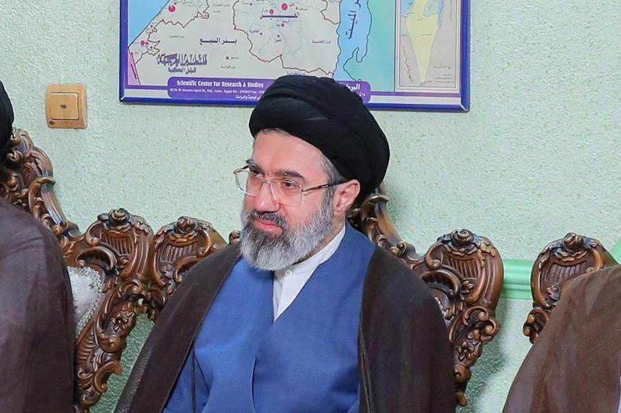 Khamenei avertizează: Marina iraniană, pregătită să provoace înfrângeri