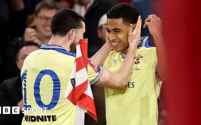 Southampton răstoarnă arsenal și merge în semifinalele de la wembley