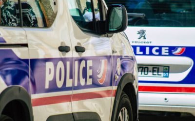 O elevă de 15 ani, înjunghiată la școală în Franța: Un coleg, suspect