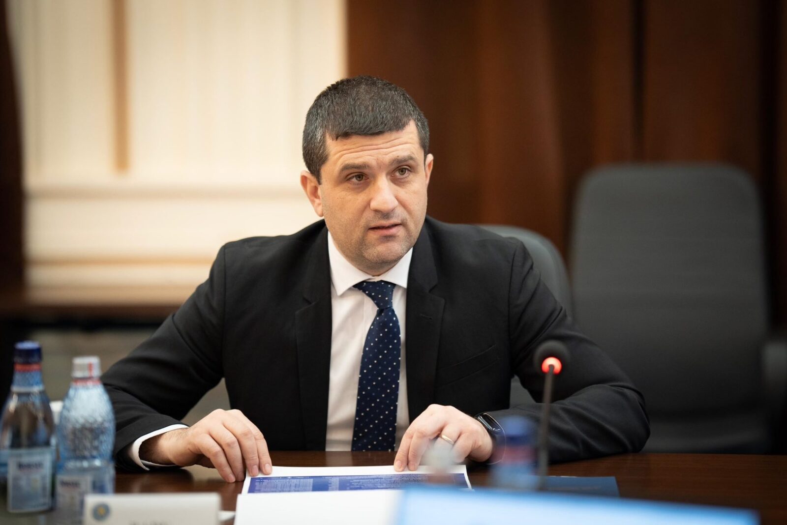 Dacă stai pe margine, ratezi mizele: Vezi ce se joacă pe bursa din București