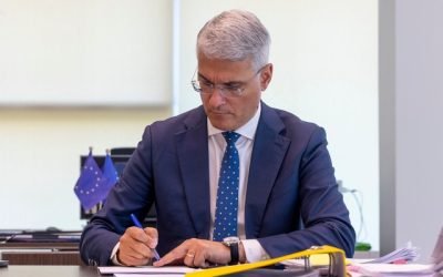 Polarizarea, o realitate persistentă în România, dar cu o dimensiune reconfigurată, conform ministrului București – România se confruntă în continuare cu fenomenul de polarizare, dar acesta se manifestă acum diferit, cu schimbări înregistrate la nivel regional