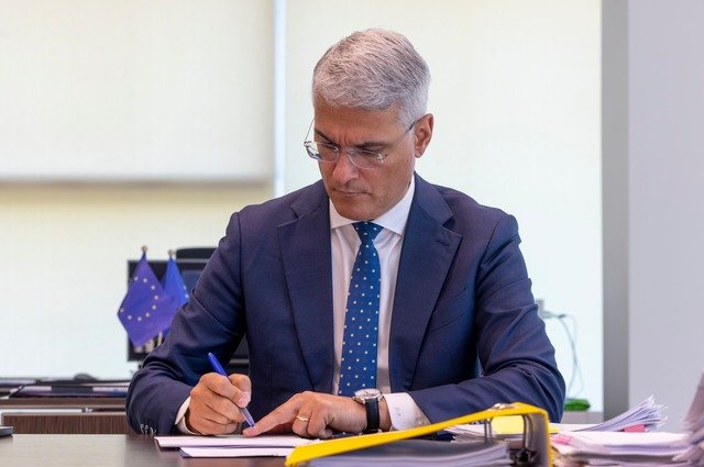 Polarizarea, o realitate persistentă în România, dar cu o dimensiune reconfigurată, conform ministrului București – România se confruntă în continuare cu fenomenul de polarizare, dar acesta se manifestă acum diferit, cu schimbări înregistrate la nivel regional