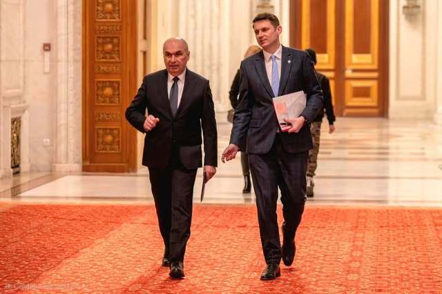 Reformele lui Bolojan, ”țintite” de Abrudean: Pensiile speciale, pe tapet. Revenim la trecut?