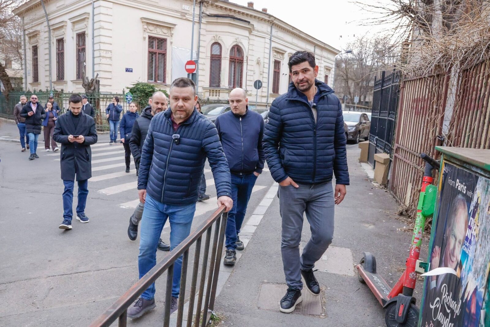 Bucureștiul își reorganizează administrația: Se înființează un „super ADP” și se desființează sute de posturi Consiliul General al Municipiului București (CGMB) a aprobat în ședința de joi, 2 aprilie, înființarea Administrației Domeniului Public a Municipiului București (ADPMB)