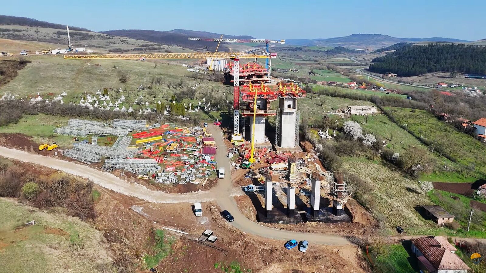 Autostrada Transilvania: Un Sector Gata, Altul Așteaptă Autostrada Transilvania face pași mici spre finalizare în județul Cluj, cu vești mixte pentru șoferi