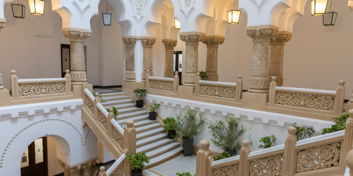 Tururi ghidate la Primăria București: Clădirea se vizitează în weekend