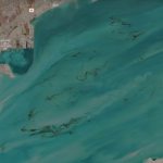 Deversări masive de petrol în Golf, după atacuri. Imaginile din spațiu