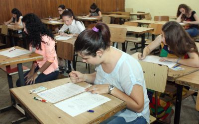 Simulările de BAC 2026: Peste 778.000 de evaluări realizate la nivel național Simulările probelor scrise ale examenului de Bacalaureat din perioada 23-26 martie 2026 au înregistrat o participare semnificativă, cu peste 778.000 de evaluări realizate în 1.364 de unități de învățământ