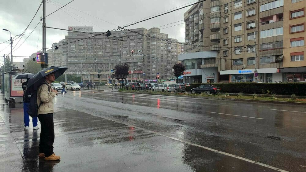 Vremea mohorâtă vine peste Cluj-Napoca: Ploi și temperaturi modeste vineri, 3 aprilie Cluj-Napoca se pregătește pentru o zi mohorâtă, cu ploi și temperaturi sub cele normale pentru începutul lunii aprilie