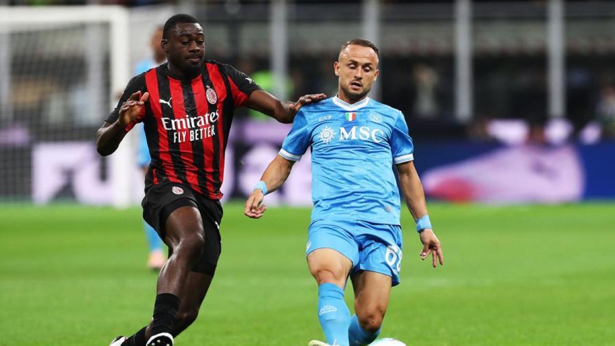 Meciul Napoli-Milan, programat în ziua de Paște, este crucial pentru poziția secundă în Serie A, o confruntare intens anticipată între două dintre principalele rivale ale liderului Inter