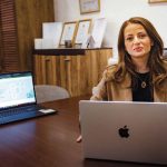 Românii cu detergentul-minune: Au făcut milioane și vizează Europa