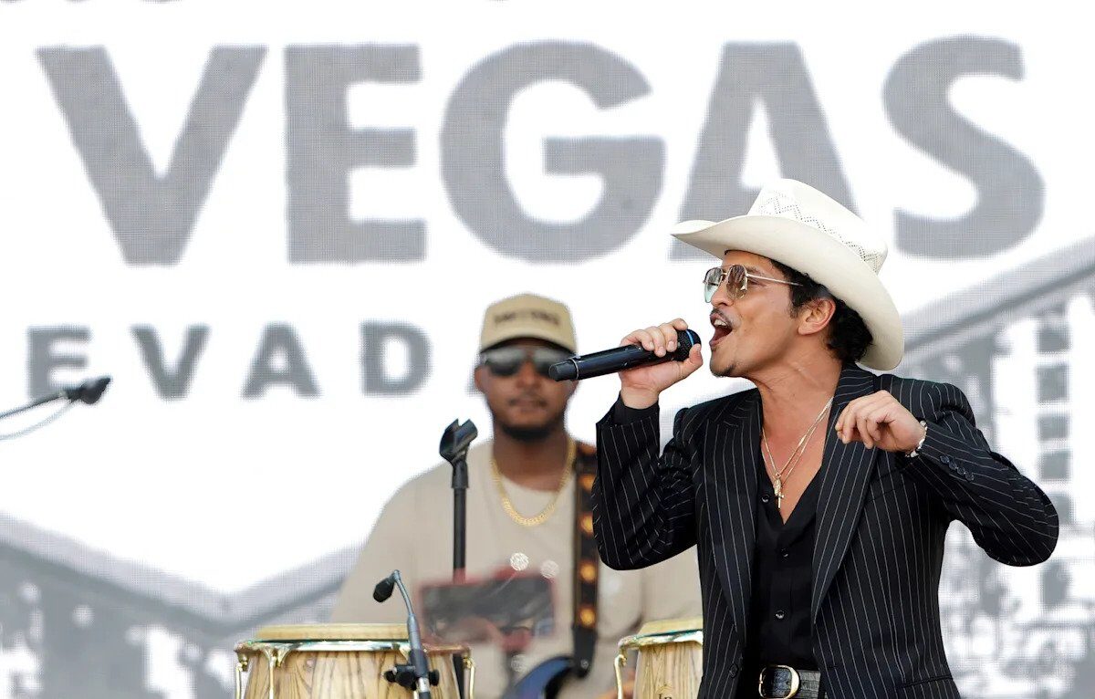 Regele Las Vegasului, sărbătorit cu paradă pe Strip