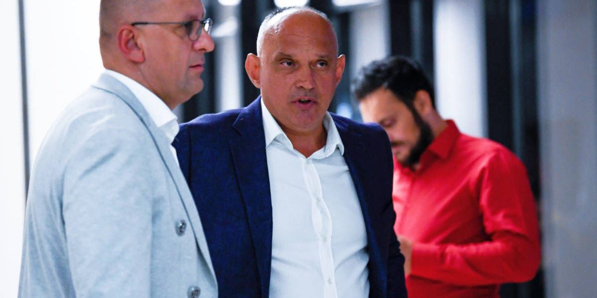 Sub privirile lui Prunea, Selymes, schimbare șoc: Jucător, OUT după 10 minute