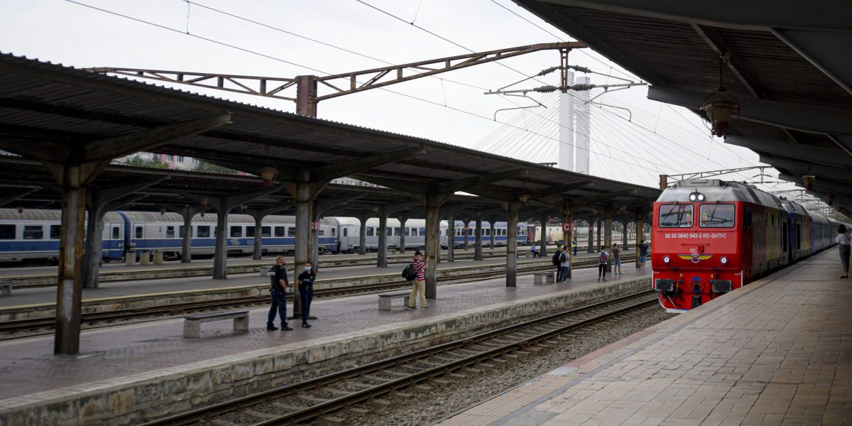 Trenurile blocate: Circulație dată peste cap între București Nord și Chitila