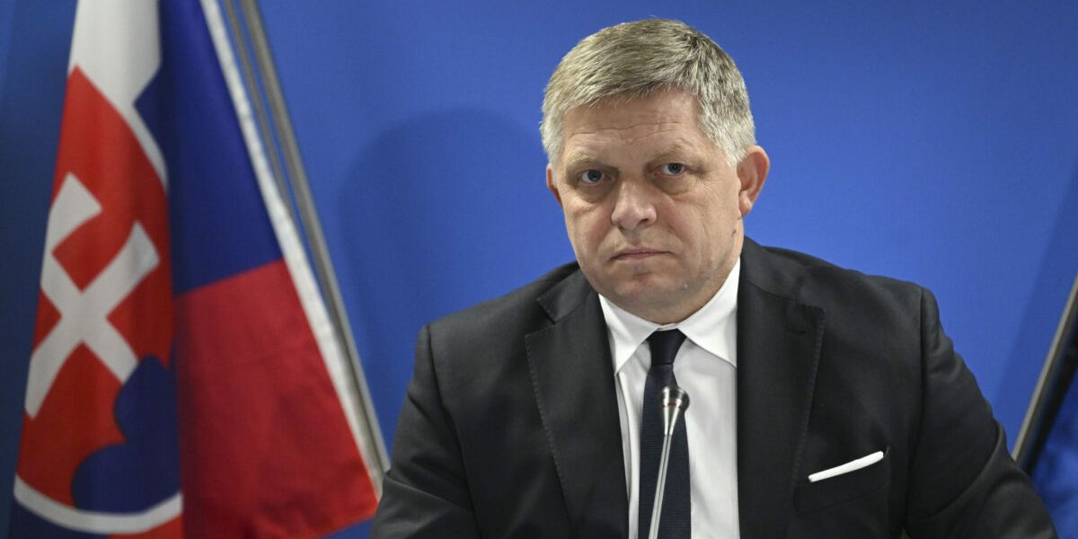 Două țări UE îi interzic premierului slovac să ajungă la Moscova