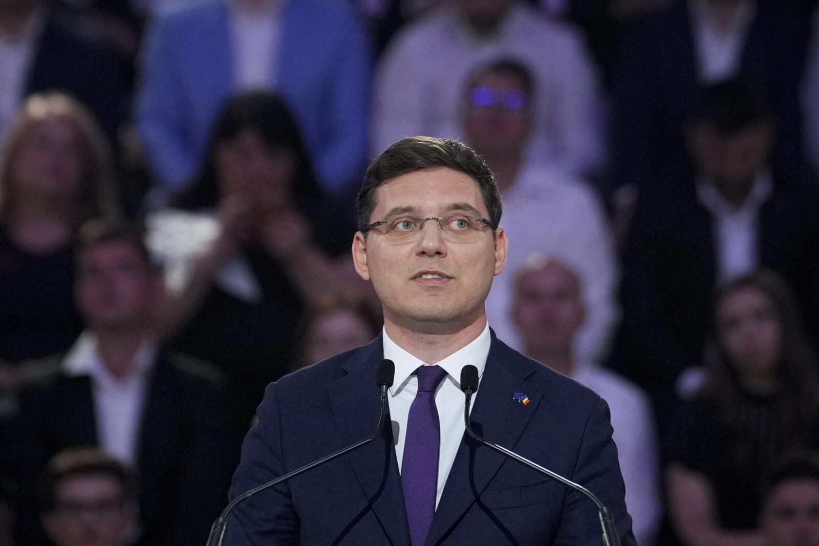 Victor Negrescu solicită un mecanism european de sprijin pentru companii, pe fondul scumpirii combustibililor Europarlamentarul Victor Negrescu a adresat o solicitare oficială către Teresa Ribera Rodríguez, vicepreședinte executiv al Comisiei Europene, cu privire la instituirea unui mecanism temporar de sprijin la nivelul Uniunii Europene