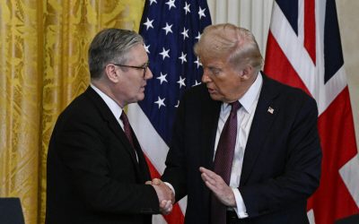 Keir Starmer, prim-ministrul britanic, s-a arătat nemulțumit de fluctuațiile prețurilor la energie din Regatul Unit, pe care le-a pus pe seama acțiunilor foștilor președinți americani și ruși, Donald Trump și Vladimir Putin