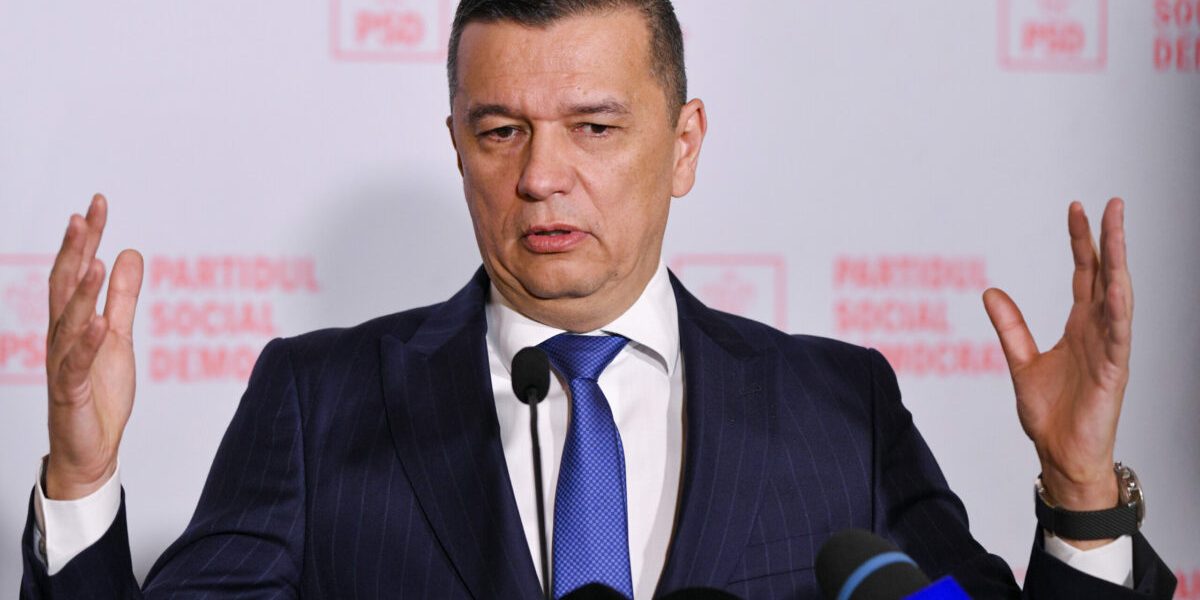 Voi sunteți puri, spune… Cine? Mister nud pe scena politică