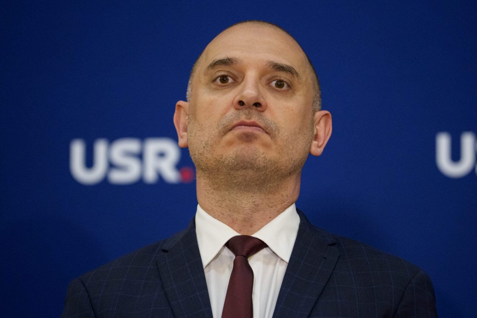 România, condamnată la plata a 600 de milioane de euro către Pfizer: Mihaiu (USR) arată cu degetul către Ciucă și Rafila Un tribunal din Bruxelles a decis în primă instanță că România trebuie să achite 600 de milioane de euro către compania farmaceutică Pfizer, ca urmare a nerespectării contractului pentru achiziția de vaccinuri anti-COVID
