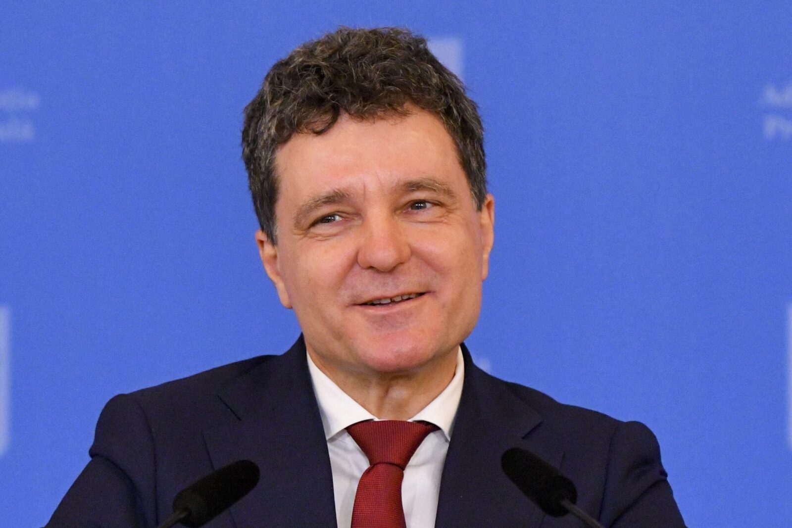Nicușor Dan: Numirile procurorilor, analizate cu rigurozitate Nicușor Dan a abordat, într-o conferință de presă, acuzațiile privind influența politică în numirea procurorilor șefi de parchete