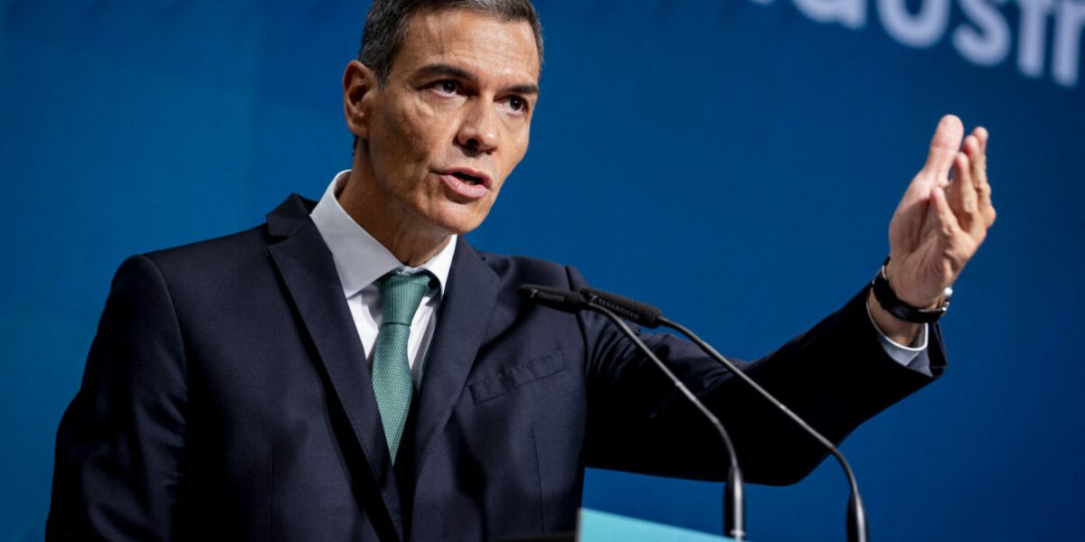 Social media ne sabotează eforturile: Ce se întâmplă cu România