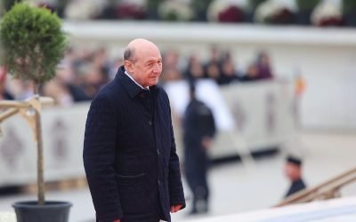 Băsescu, despre criza de combustibil: „Trebuie raționalizat de pe acum” Fostul președinte al României, TRAIAN Băsescu, a avertizat asupra unei posibile crize de combustibil, pledând pentru raționalizare și criticând intervenția statului asupra prețurilor