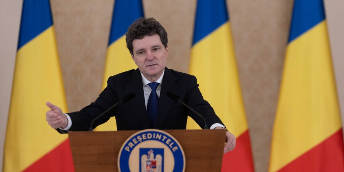 Dialog vital: Forțele pro-occidentale trebuie să se așeze la masa negocierilor