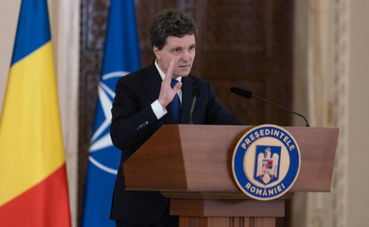 USR Critică Numirile la Parchete, Contestând Implicarea PSD USR a reacționat la numirile în funcții de conducere în parchete, exprimându-și, miercuri seara, atât dorința de a vedea o mai mare dinamizare a activității parchetelor, cât și rezervele față de modul în care au fost realizate aceste numiri