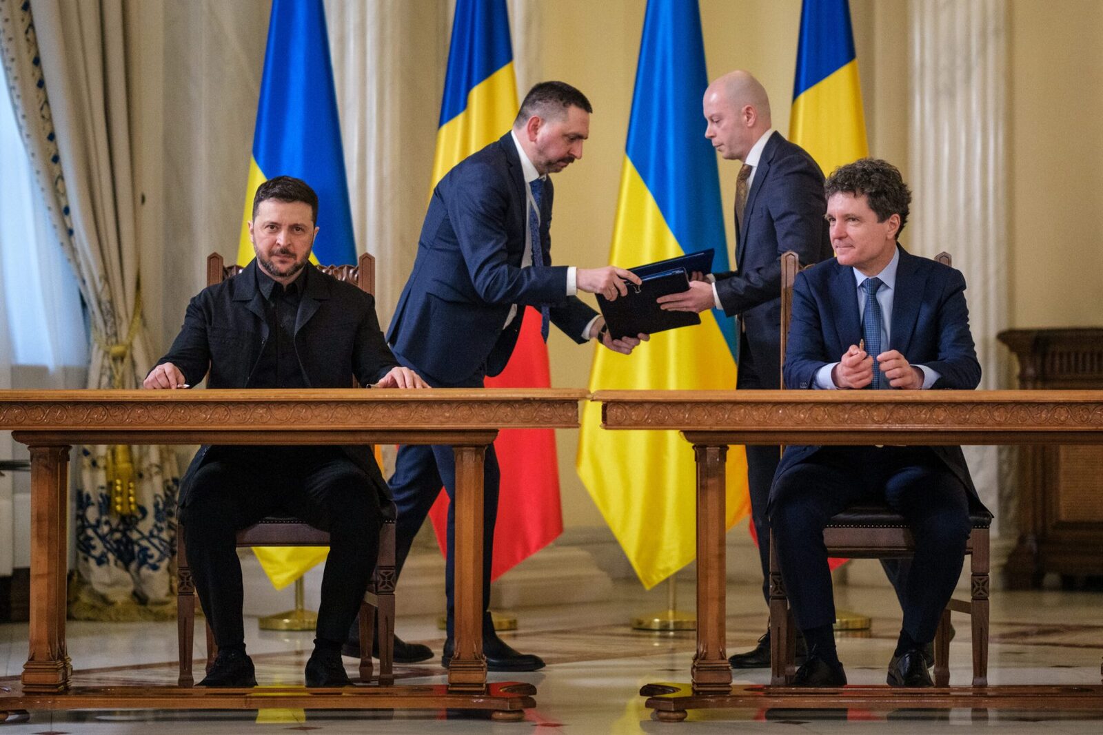 Bucureștiul organizează o întâlnire, dar parteneriatul româno-ucrainean pentru drone pare compromis O întâlnire recentă la București, unde 15 producători de drone din Ucraina au discutat cu reprezentanți ai guvernului, ai Ministerului Apărării și companii românești din industrie, a fost, potrivit unor surse politice, un eșec