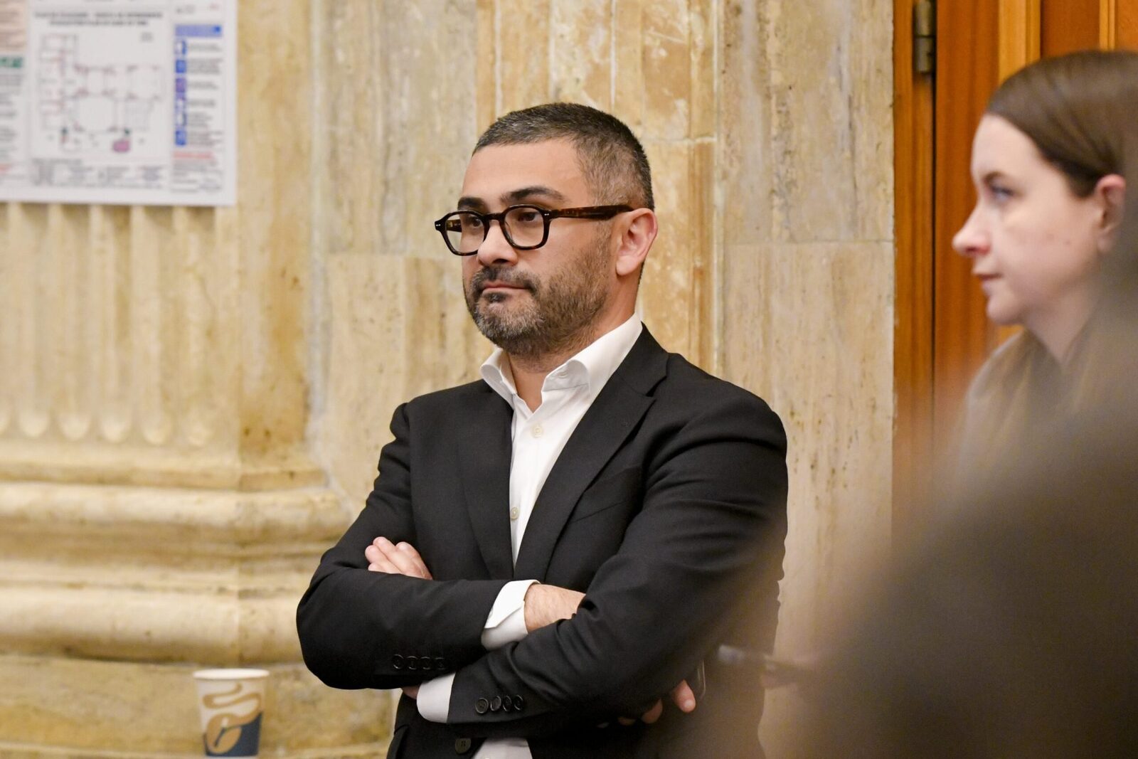 Aproape 500 de români, exploatați la muncă fără contract