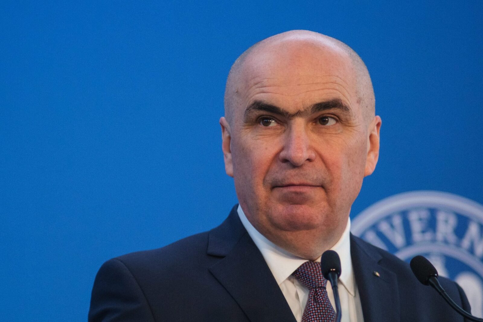 Premierul Ilie Bolojan a transmis un mesaj cu ocazia sărbătorii Pesah, subliniind importanța valorilor de libertate, respect și responsabilitate, dar și necesitatea solidarității și a dialogului între comunități într-un context marcat de incertitudini