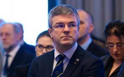 Situația Șantierului Naval Mangalia: Falimentul, O Decizie Greu de Luat Șantierul Naval Mangalia se confruntă cu o criză majoră, compania Damen, deținătoarea majoritară a creanțelor, alegând falimentul în urma unei adunări a creditorilor