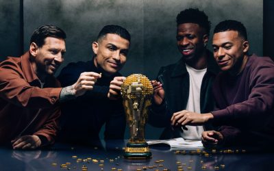 LEGO și vedetele fotbalului celebrează Cupa Mondială FIFA 2026 În așteptarea Cupei Mondiale FIFA 2026, care va avea loc în America de Nord, LEGO a lansat o campanie publicitară spectaculoasă