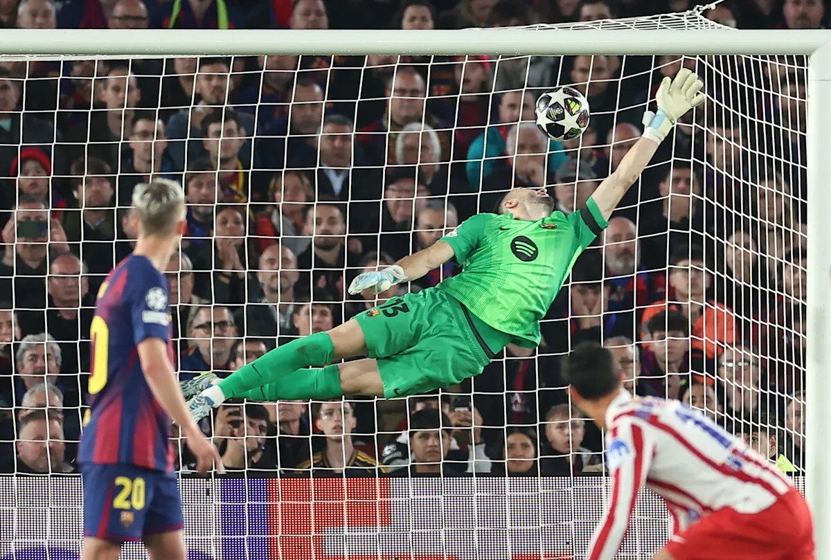 Roșu direct și gol superb! Barca, lovită crunt