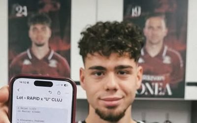 Rapid anunță lotul pentru meciul cu U Cluj într-un mod inedit și pierde un jucător important Bucureștiul se pregătește pentru un nou duel pe terenul de fotbal, iar Rapid a dat startul emoțiilor anunțând lotul pentru partida cu Universitatea Cluj într-un mod inedit