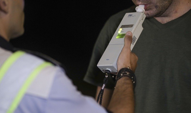 Prins de două ori băut la volan: Un bărbat a fost reținut